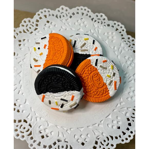 🆕Sets of 4 Fake Fall  Oreos cookies| Faux cookies | False Oreos cookies | Fall - Picture 9 of 12